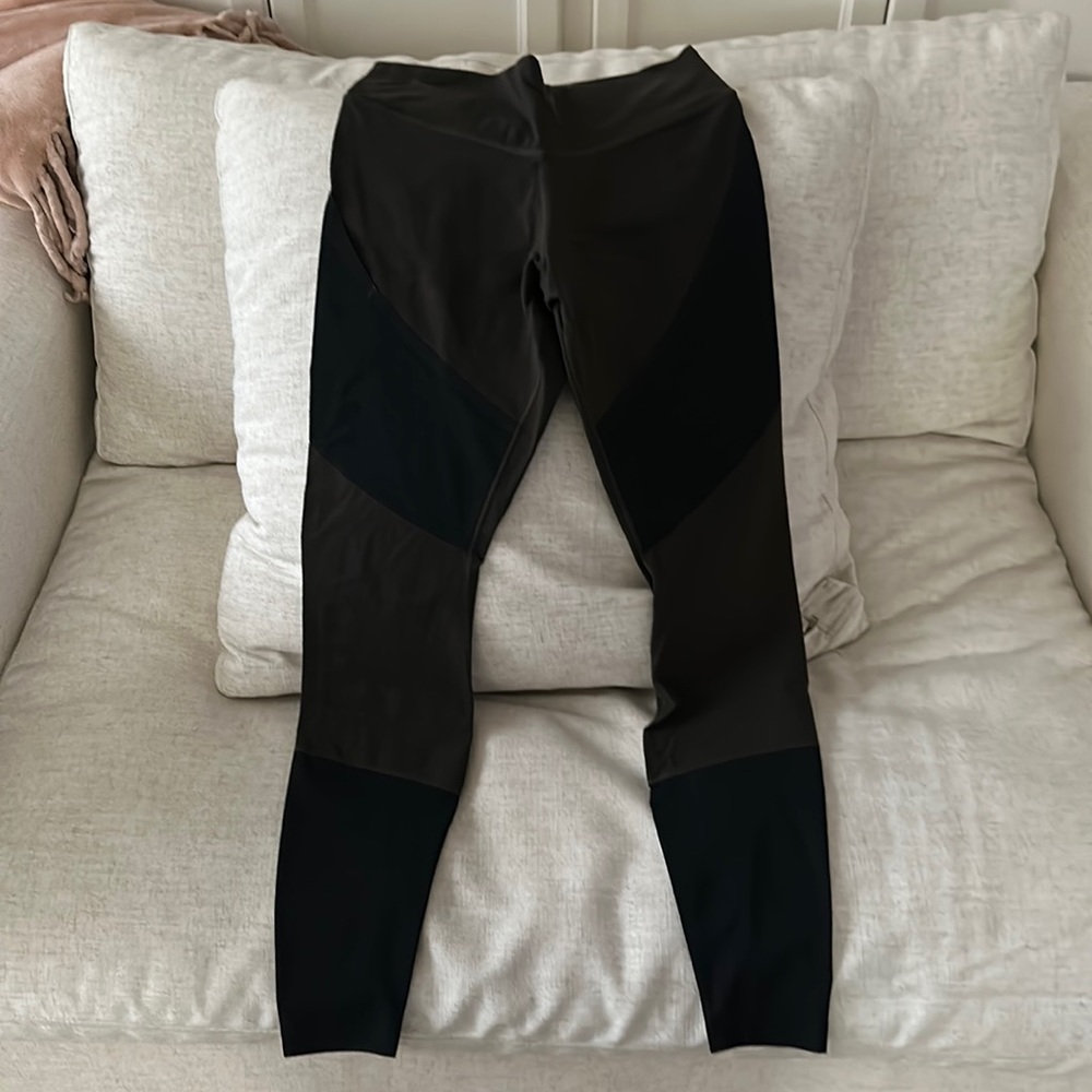 Women’s Nike dri-fit olive green workout leggings size M